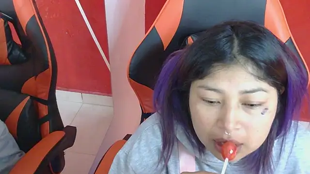 Snapshot of konojan_6 chatting on 10/15/25, 02:22 konojan 6 online show from 10/15/25, 02:22