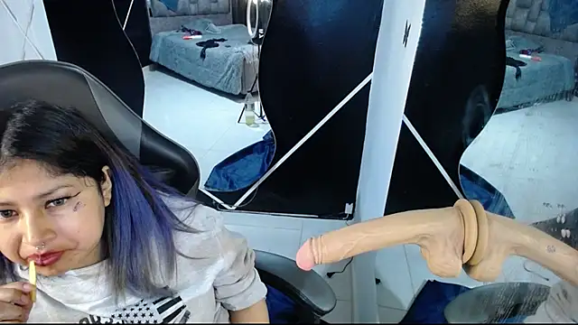 Snapshot of konojan_6 chatting on 11/26/25, 04:02 konojan 6 online show from 11/26/25, 04:02