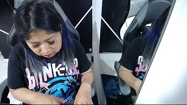 Snapshot of konojan_6 chatting on 11/28/25, 01:25 konojan 6 online show from 11/28/25, 01:25