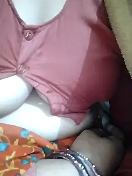 Snapshot of Nehaja33e chatting on 11/26/25, 03:24 Nehaja33e online show from 11/26/25, 03:24