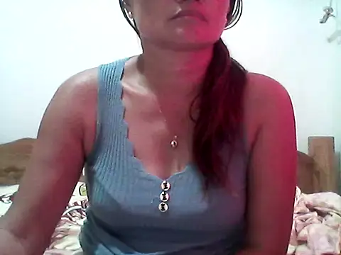 Snapshot of nathalie0045 chatting on 09/27/25, 05:01 nathalie0045 online show from 09/27/25, 05:01