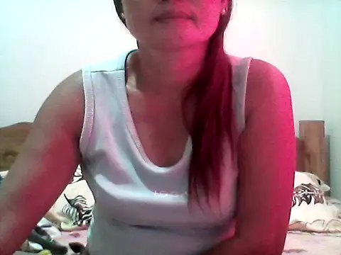 Snapshot of nathalie0045 chatting on 10/28/25, 05:44 nathalie0045 online show from 10/28/25, 05:44