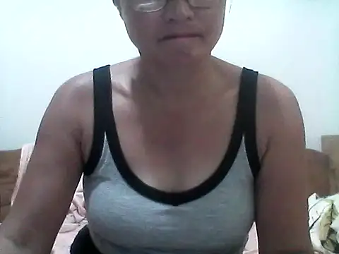 nathalie0045 online show from 04/06/26, 05:08