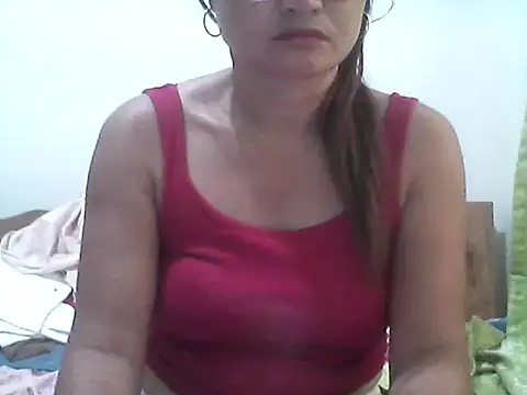 Snapshot of nathalie0045 chatting on 04/26/26, 11:24 nathalie0045 online show from 04/26/26, 11:24