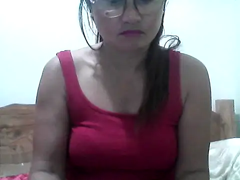 Snapshot of nathalie0045 chatting on 06/08/26, 09:37 nathalie0045 online show from 06/08/26, 09:37