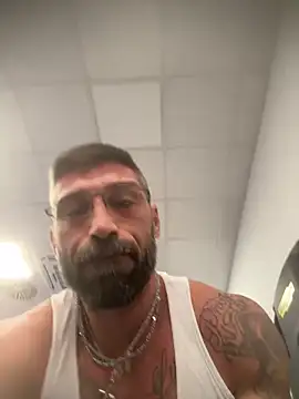 Snapshot of GmGit chatting on 10/06/25, 06:44 GmGit online show from 10/06/25, 06:44