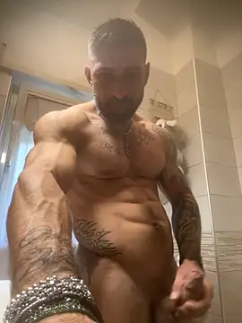 Snapshot of GmGit chatting on 10/13/25, 08:58 GmGit online show from 10/13/25, 08:58