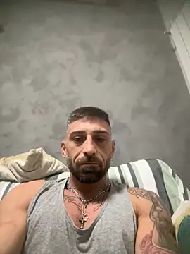 Snapshot of GmGit chatting on 10/22/25, 02:45 GmGit online show from 10/22/25, 02:45