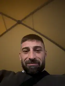 Snapshot of GmGit chatting on 10/30/25, 05:13 GmGit online show from 10/30/25, 05:13