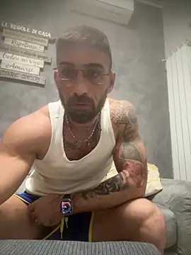 Snapshot of GmGit chatting on 11/01/25, 03:19 GmGit online show from 11/01/25, 03:19