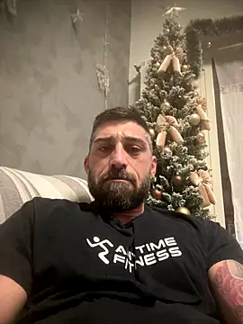 Snapshot of GmGit chatting on 12/16/25, 03:44 GmGit online show from 12/16/25, 03:44