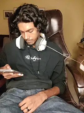 thecatfish online show from 11/12/25, 01:55