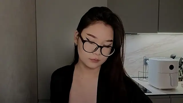 Snapshot of iamyuki chatting on 12/21/25, 10:22 iamyuki online show from 12/21/25, 10:22