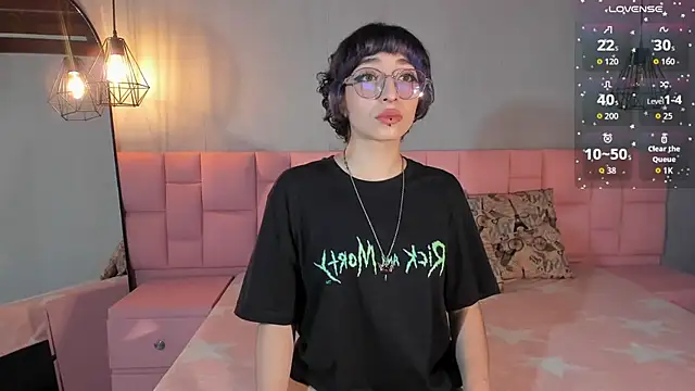 Snapshot of Lexyy_Bluee chatting on 09/15/25, 02:50 Lexyy Bluee online show from 09/15/25, 02:50