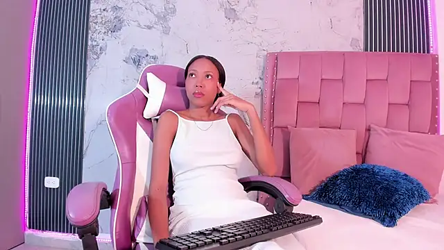 Snapshot of Mia_Duarte1 chatting on 11/22/25, 07:24 Mia Duarte1 online show from 11/22/25, 07:24