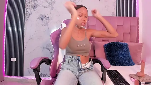 Snapshot of Mia_Duarte1 chatting on 11/26/25, 07:26 Mia Duarte1 online show from 11/26/25, 07:26