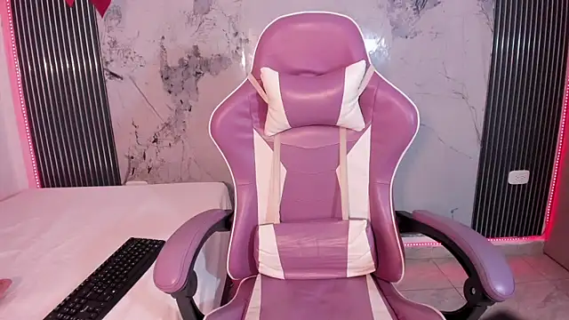 Snapshot of Mia_Duarte1 chatting on 02/24/26, 08:18 Mia Duarte1 online show from 02/24/26, 08:18