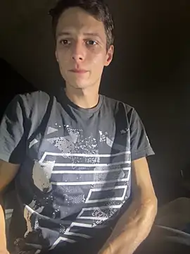 Snapshot of TurOnyou chatting on 11/04/25, 10:20 TurOnyou online show from 11/04/25, 10:20