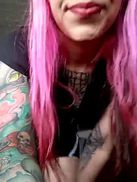 Snapshot of Meganhynde chatting on 09/26/25, 07:51 Meganhynde online show from 09/26/25, 07:51