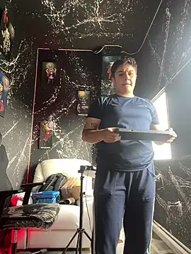 Snapshot of IanGilbert chatting on 09/11/25, 08:31 IanGilbert online show from 09/11/25, 08:31