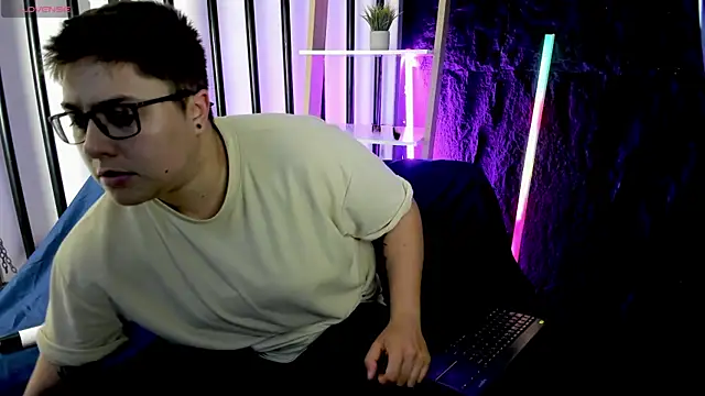 Snapshot of IanGilbert chatting on 10/15/25, 09:26 IanGilbert online show from 10/15/25, 09:26