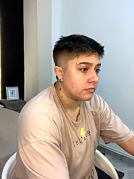 Snapshot of IanGilbert chatting on 10/21/25, 08:20 IanGilbert online show from 10/21/25, 08:20