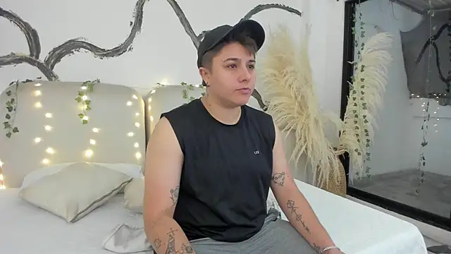 Snapshot of IanGilbert chatting on 12/18/25, 07:25 IanGilbert online show from 12/18/25, 07:25