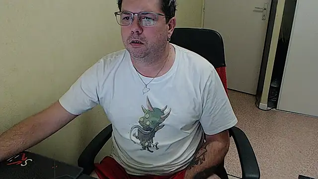 blueandwhite1 online show from 12/12/24, 03:59