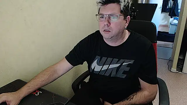 blueandwhite1 online show from 12/17/24, 03:28