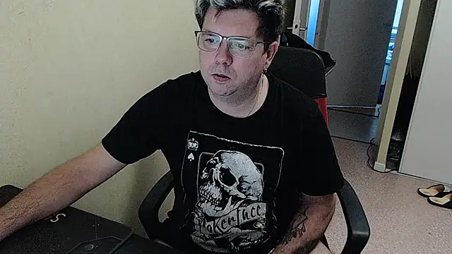 blueandwhite1 online show from 12/30/24, 08:10