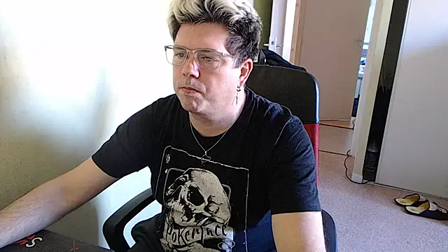 blueandwhite1 online show from 12/30/24, 11:15