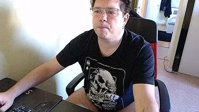 blueandwhite1 online show from 12/31/24, 01:30