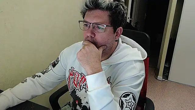 blueandwhite1 online show from 01/03/25, 05:10