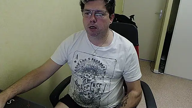 blueandwhite1 online show from 01/08/25, 08:27