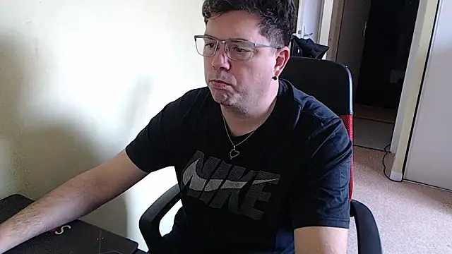 blueandwhite1 online show from 02/01/25, 12:58