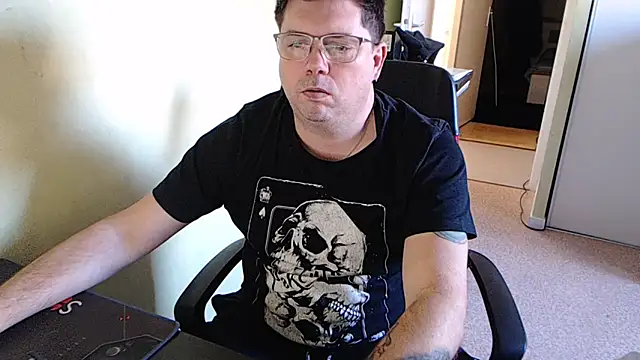 blueandwhite1 online show from 02/02/25, 04:00