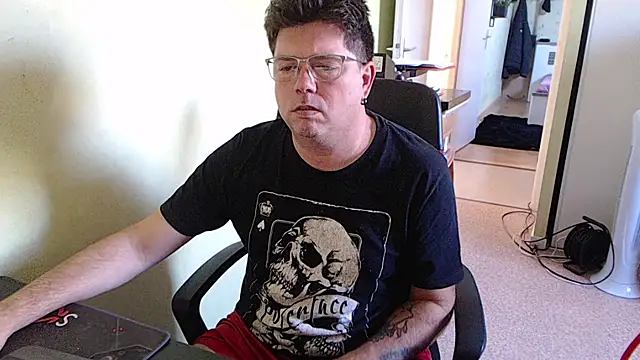 blueandwhite1 online show from 10/02/25, 02:35