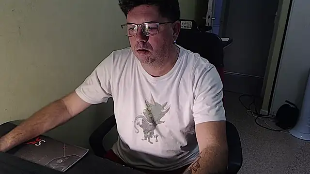 blueandwhite1 online show from 11/05/25, 08:14