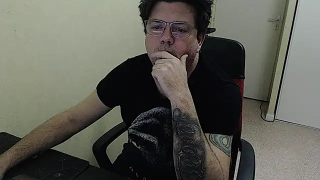 blueandwhite1 online show from 01/07/26, 08:44