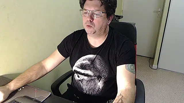 blueandwhite1 online show from 01/08/26, 05:26