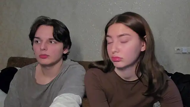 Snapshot of muuur_fam chatting on 09/10/25, 07:47 muuur fam online show from 09/10/25, 07:47