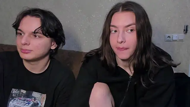 Snapshot of muuur_fam chatting on 10/12/25, 10:20 muuur fam online show from 10/12/25, 10:20