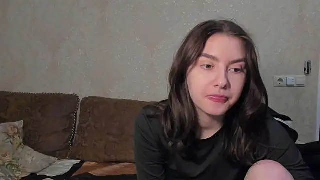 Snapshot of muuur_fam chatting on 10/14/25, 04:52 muuur fam online show from 10/14/25, 04:52