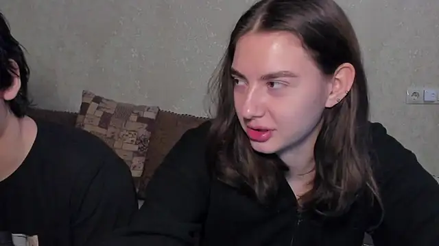 Snapshot of muuur_fam chatting on 10/17/25, 05:59 muuur fam online show from 10/17/25, 05:59