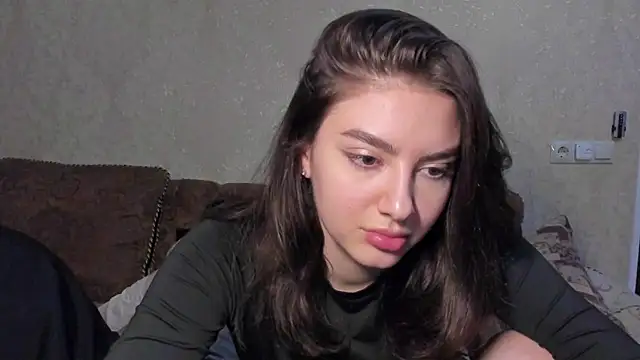 Snapshot of muuur_fam chatting on 10/28/25, 06:32 muuur fam online show from 10/28/25, 06:32