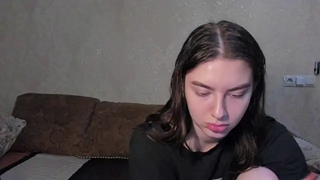 Snapshot of muuur_fam chatting on 11/04/25, 07:24 muuur fam online show from 11/04/25, 07:24