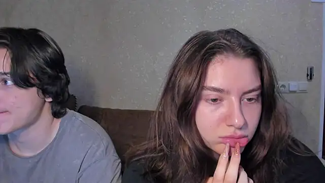 Snapshot of muuur_fam chatting on 11/16/25, 07:30 muuur fam online show from 11/16/25, 07:30