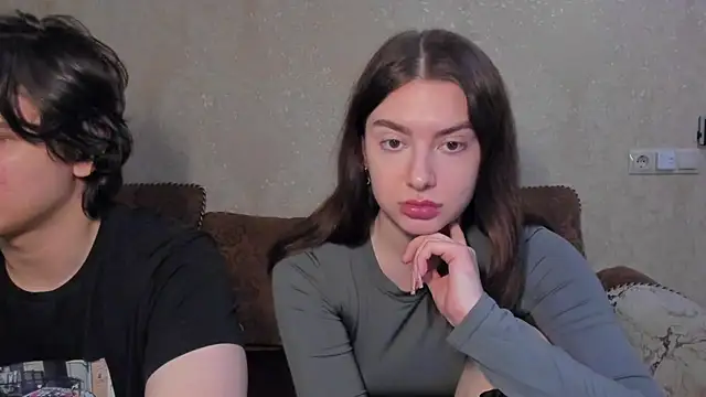 Snapshot of muuur_fam chatting on 11/18/25, 03:49 muuur fam online show from 11/18/25, 03:49