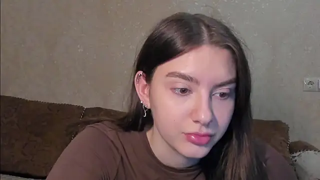 Snapshot of muuur_fam chatting on 11/26/25, 06:42 muuur fam online show from 11/26/25, 06:42