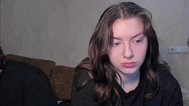 Snapshot of muuur_fam chatting on 12/15/25, 09:52 muuur fam online show from 12/15/25, 09:52